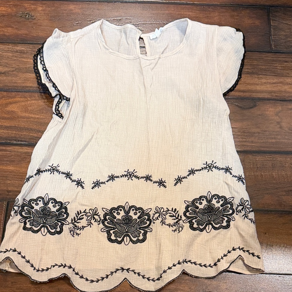 Mauve flutter sleeve top with Black Floral Embroidery